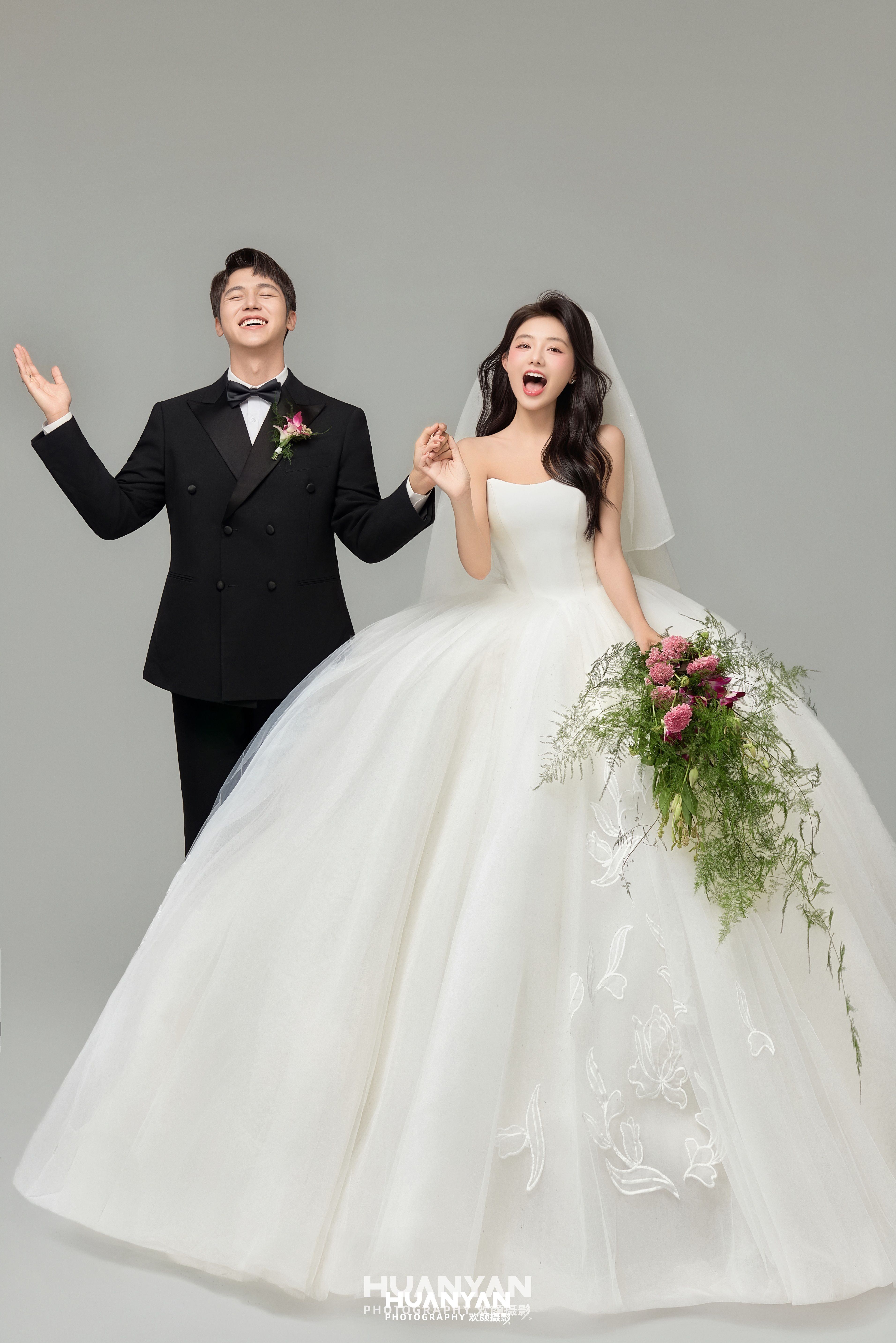 韩式温柔婚纱照 · 室内影棚场景 · 纯白序章客片