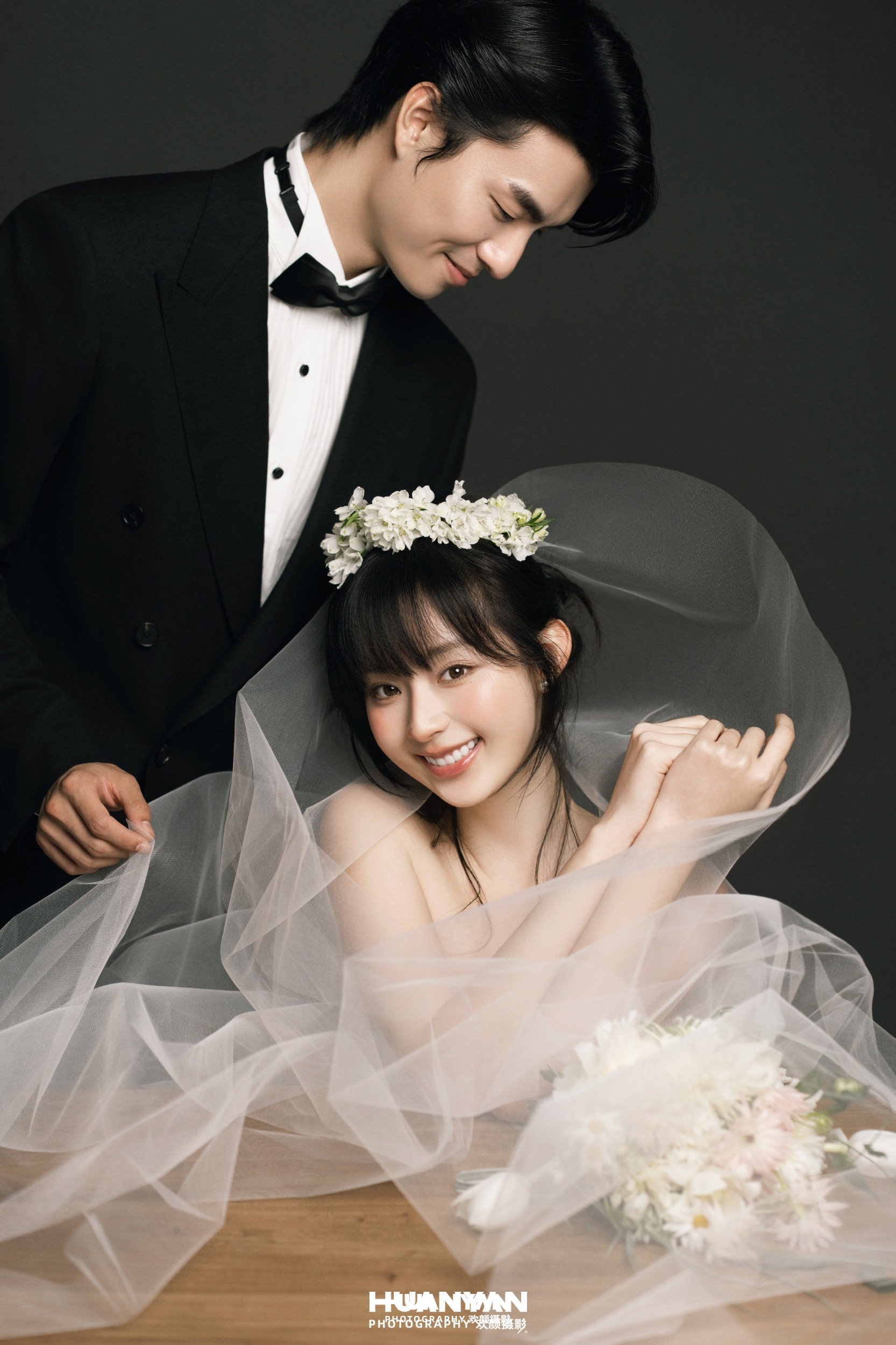云间甜梦：浪漫唯美婚纱照室内影棚实拍