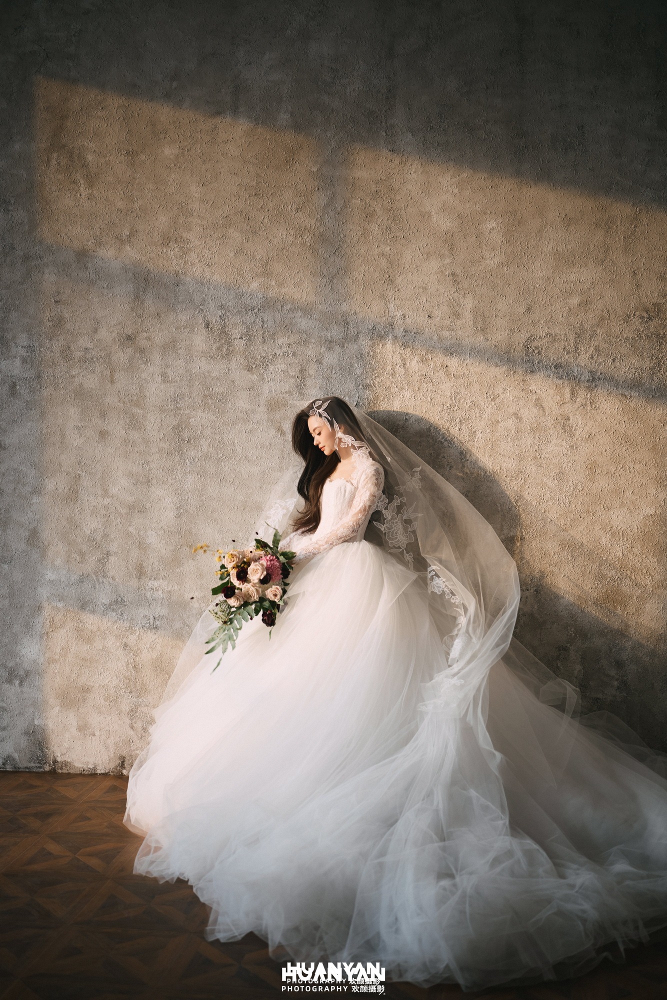 室内影棚轻奢高级婚纱照实拍（纱与旧时光系列）