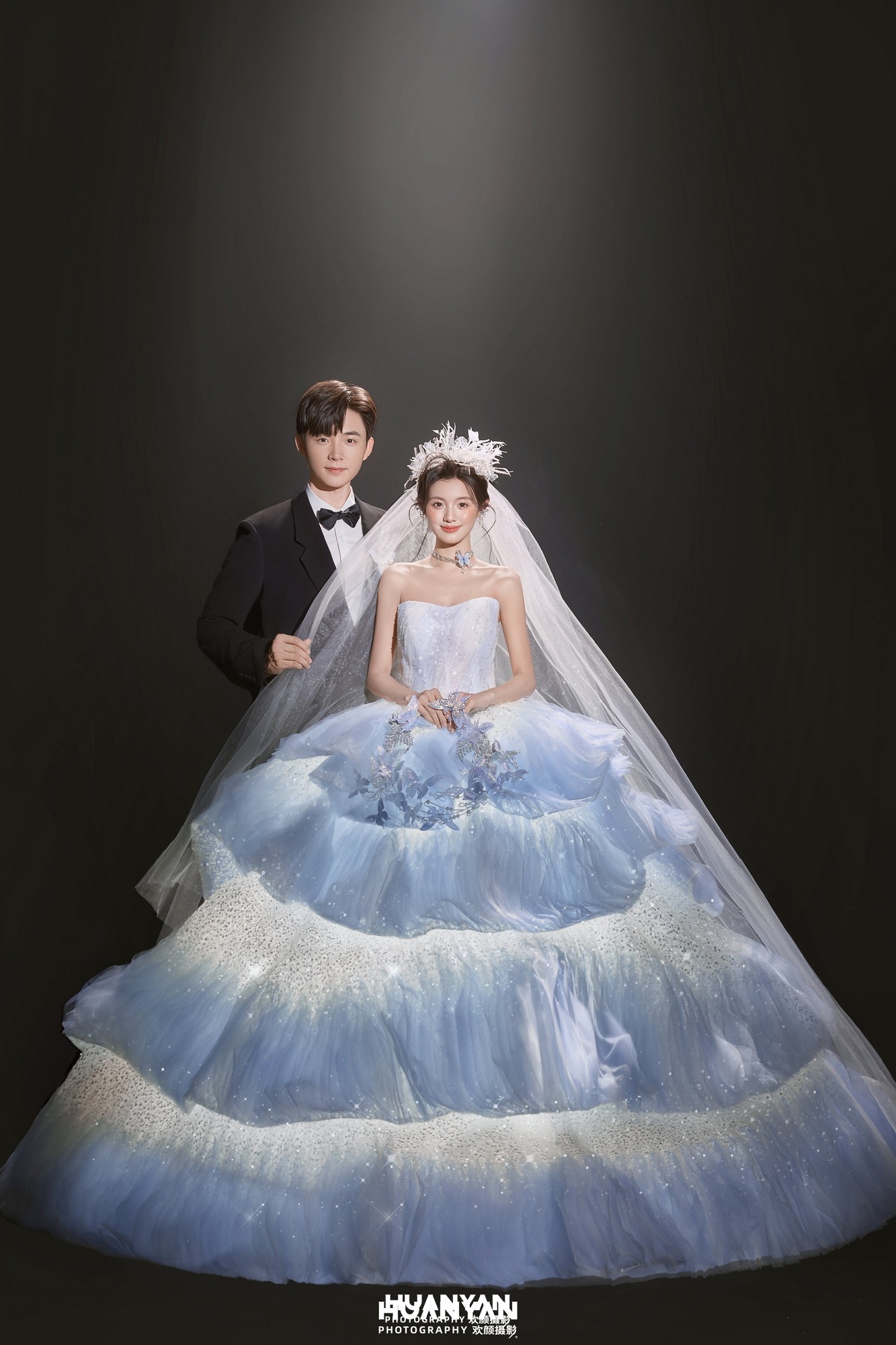 蓝雪谣：欧式宫廷婚纱照室内影棚实拍
