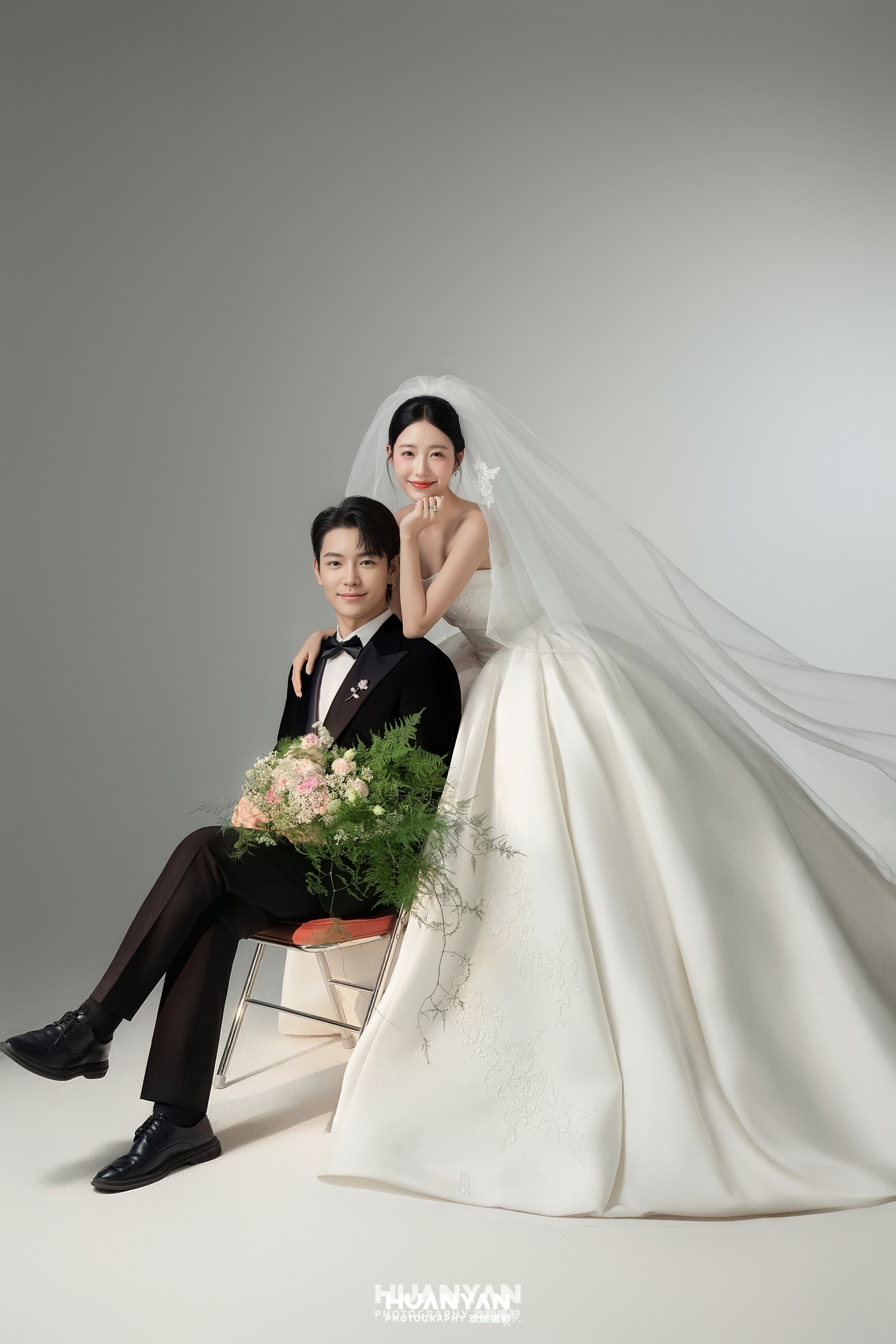 韩式温柔婚纱照 · 室内影棚场景 · 捧花与吻客片