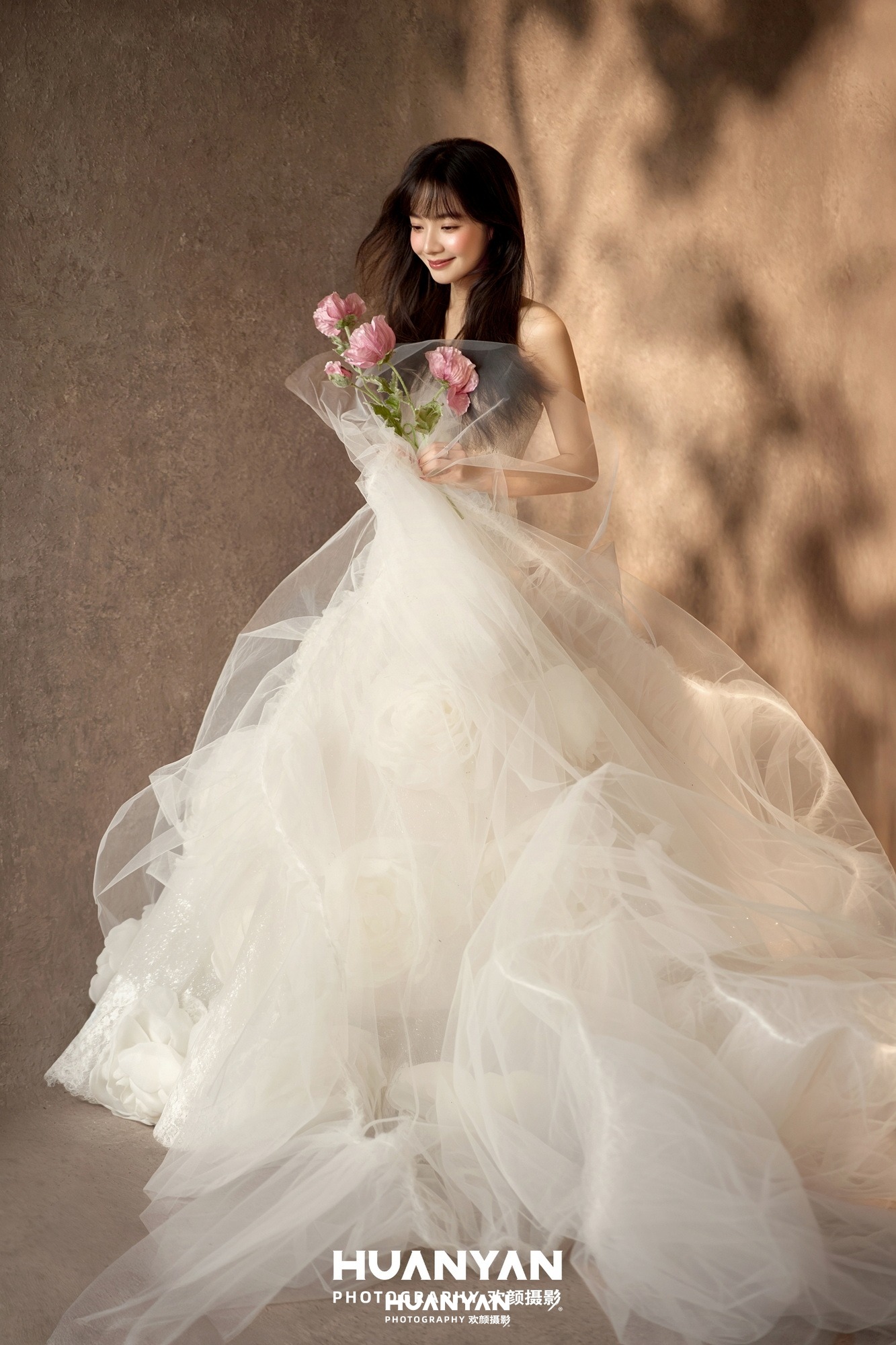 室内影棚浪漫唯美婚纱照实拍（花落纱上系列）