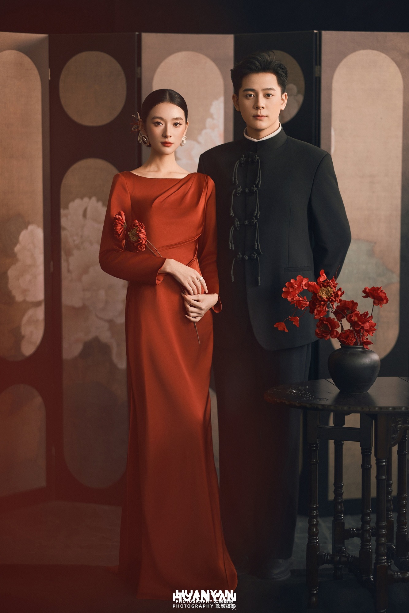 室内影棚新中式婚纱照实拍（灼灼红裳系列）