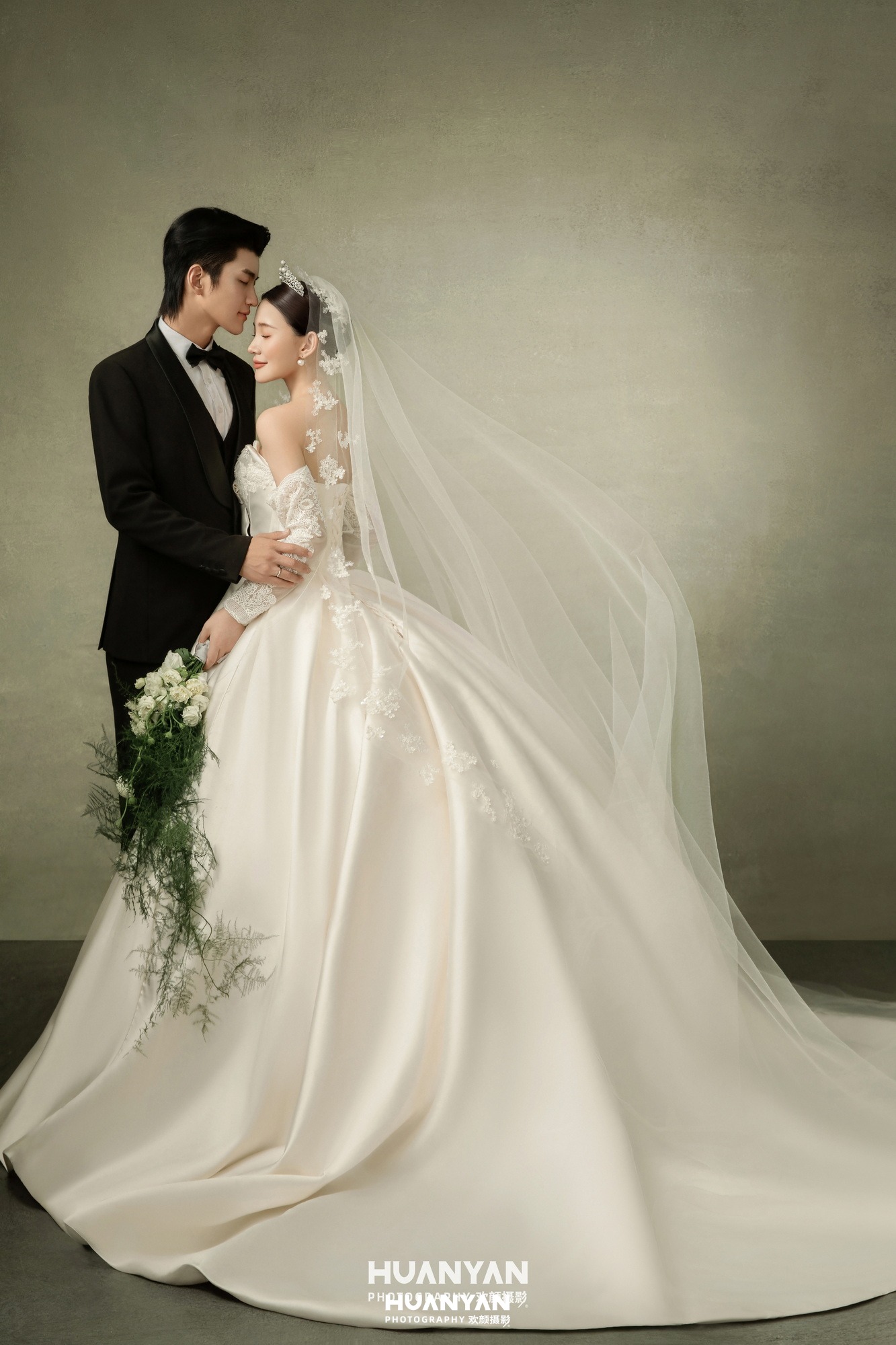 韩式温柔婚纱照 · 室内影棚场景 · 画中人客片