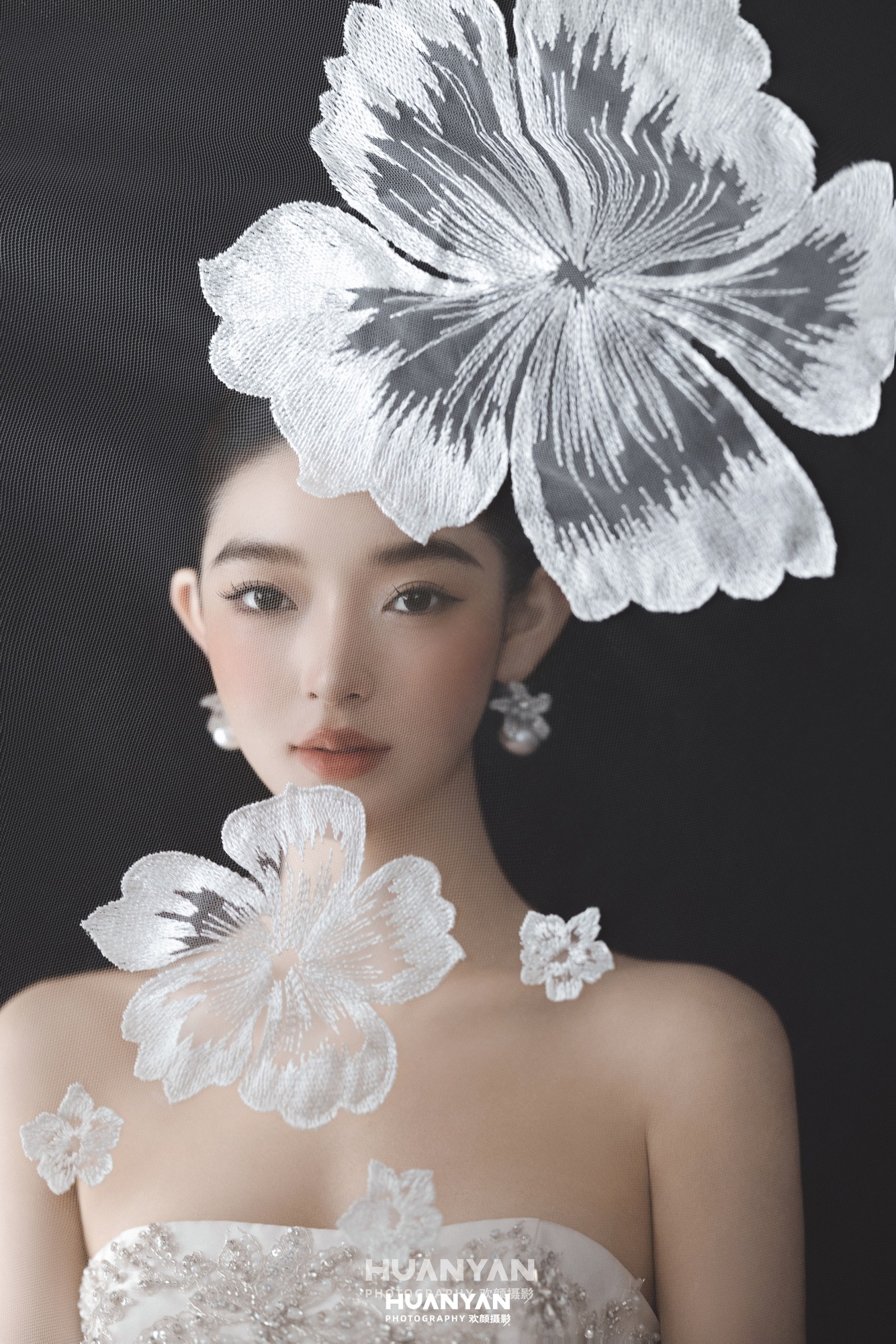 纱上花开：韩式温柔婚纱照室内影棚实拍