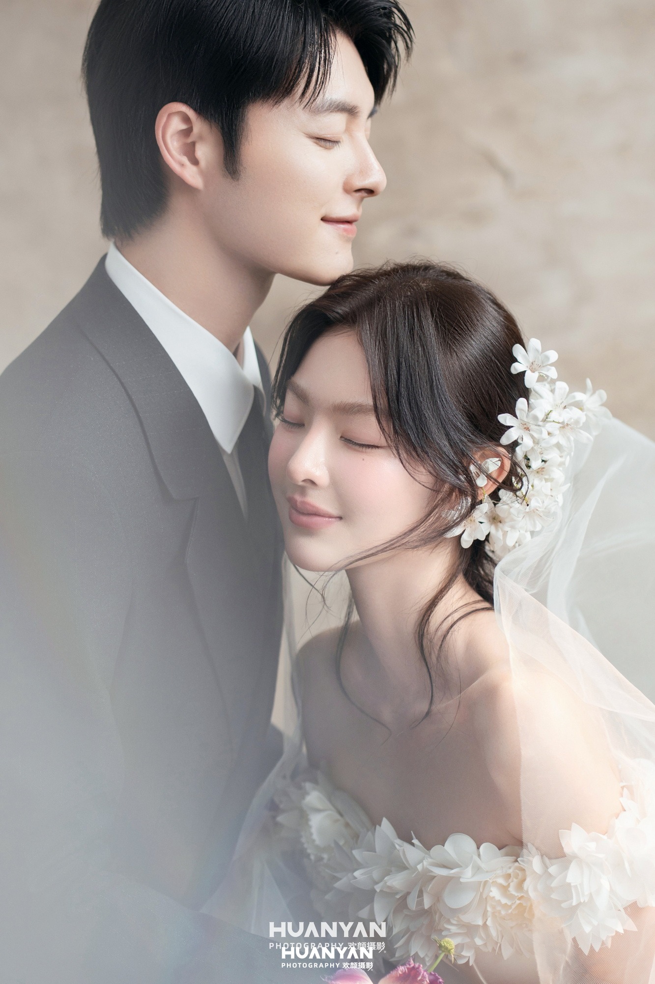 室内影棚韩式温柔婚纱照实拍（吻落纱间系列）