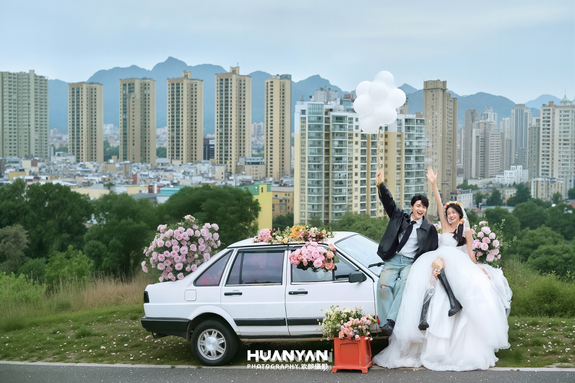清新自然婚纱照 · 户外自然场景 · 白伞飞花客片
