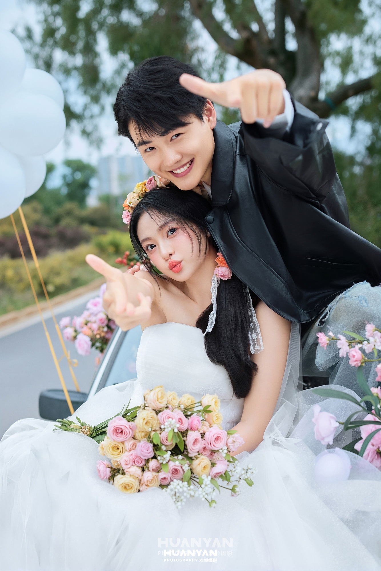 白伞飞花：清新自然婚纱照户外自然实拍