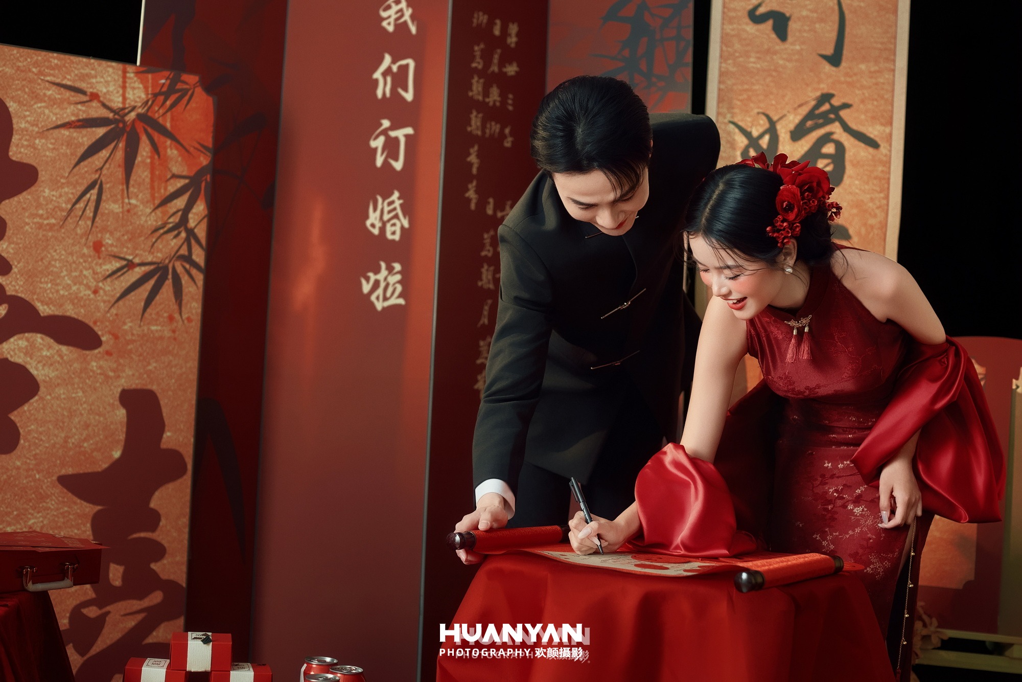 室内影棚新中式婚纱照实拍（红幕定情系列）