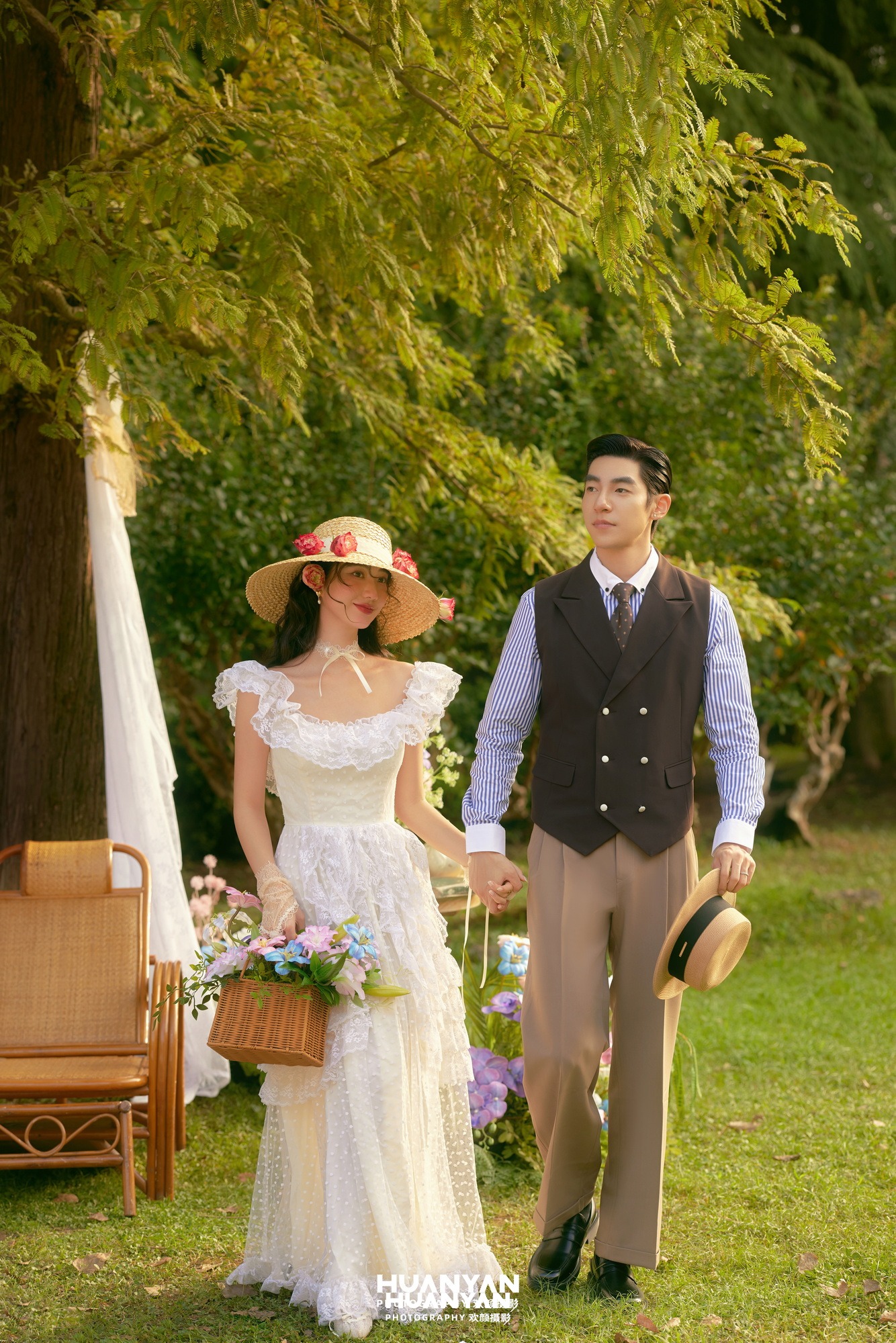 清新自然婚纱照 · 户外自然场景 · 绿荫茶会客片