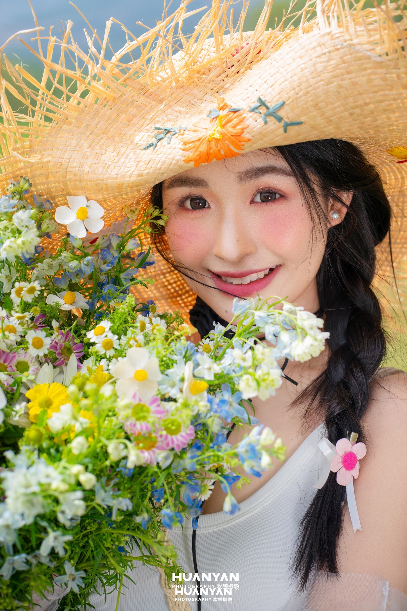 清新自然婚纱照 · 户外自然场景 · 风起草坡客片