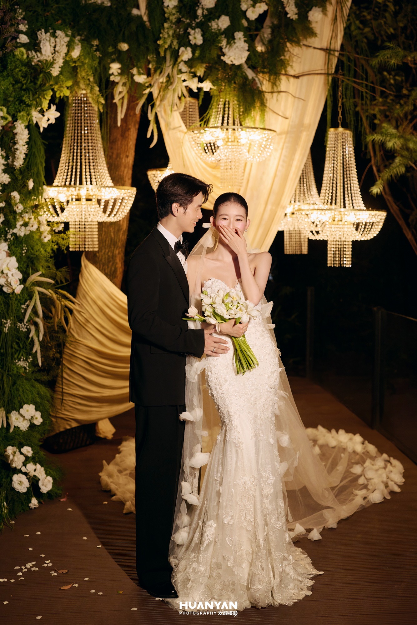 枝头星灯：轻奢高级婚纱照户外自然实拍