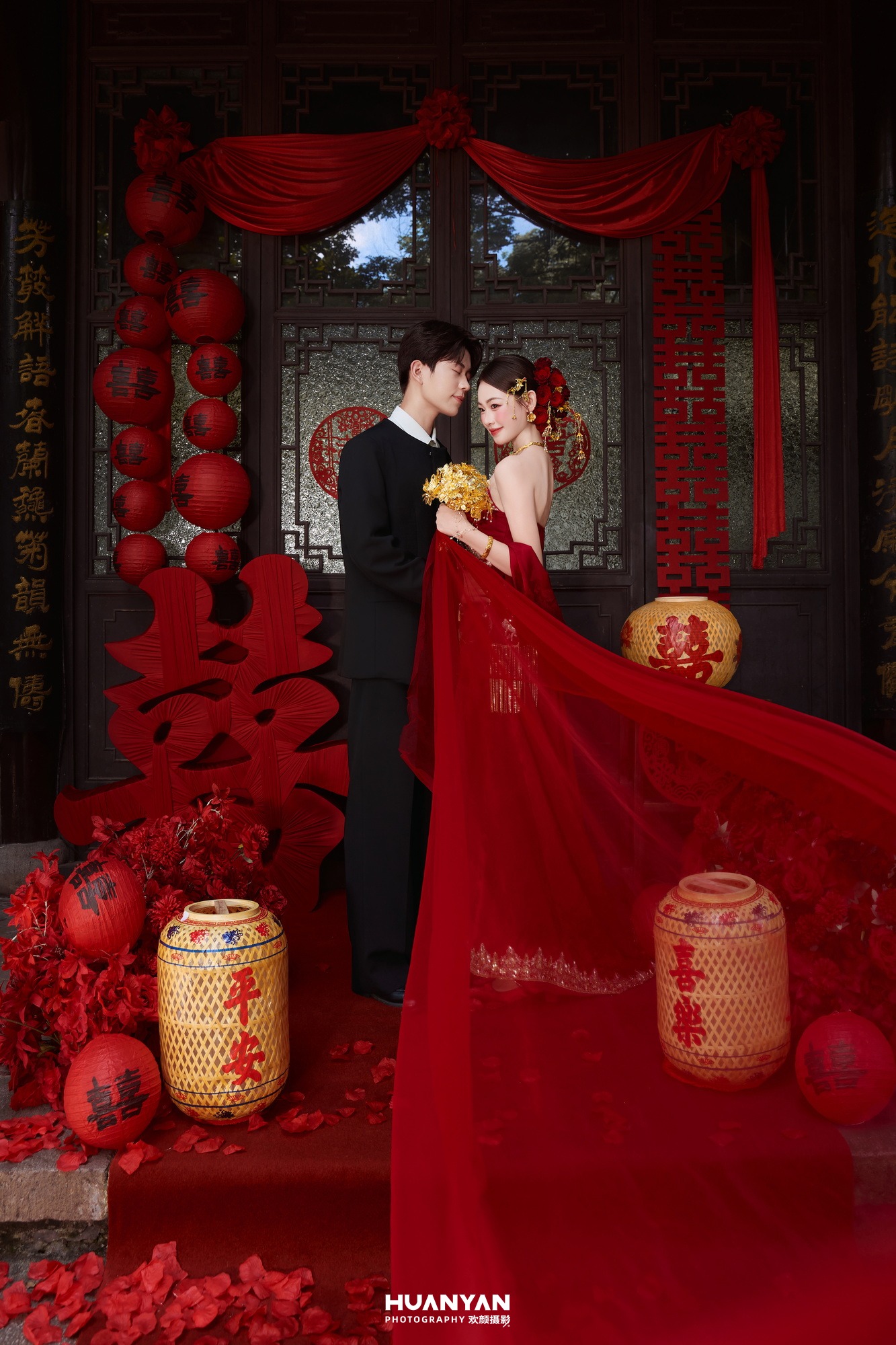 抱囍而归：中式喜嫁婚纱照古镇水乡实拍
