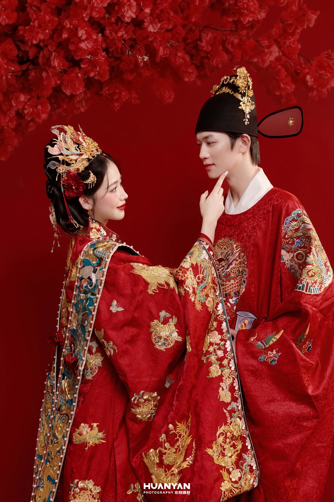 汉服古装婚纱照 · 室内影棚场景 · 十里红绸客片
